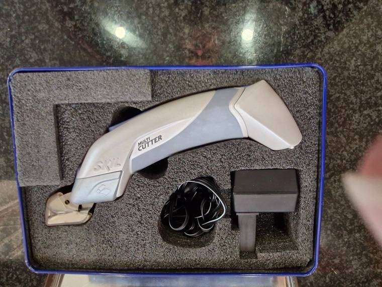Bargain ! Quality Skill Multi cutter in box ! Rechargable Li battery !!