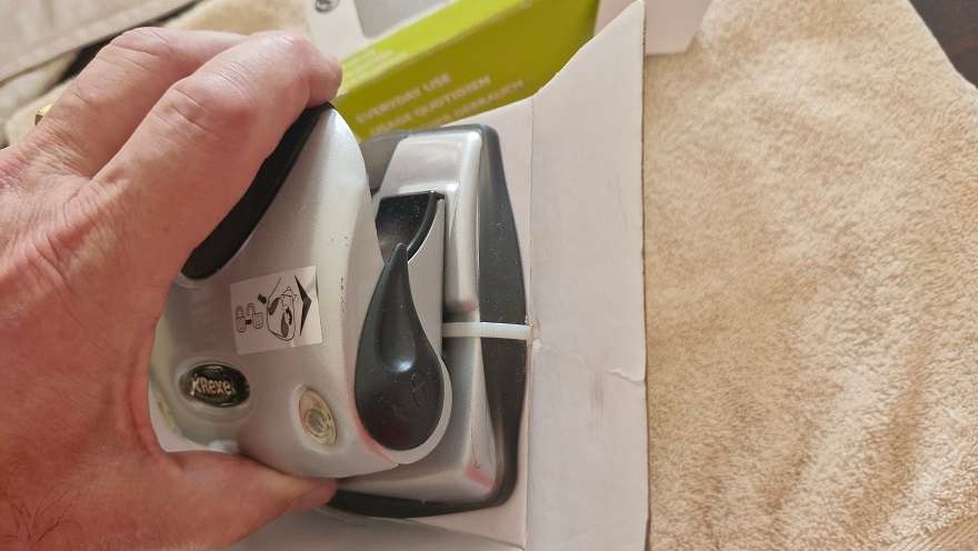 For your office ! Quality REXEL P225 Heavy duty punchin box-unused !