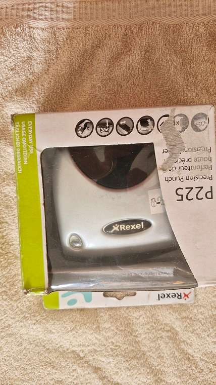 For your office ! Quality REXEL P225 Heavy duty punchin box-unused !