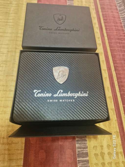 WOW ! Virtually New, Boxed ! Tonino Lamborghini Shield 7833 Man's Chronograph !