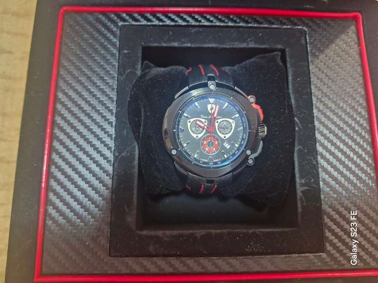 WOW ! Virtually New, Boxed ! Tonino Lamborghini Shield 7833 Man's Chronograph !