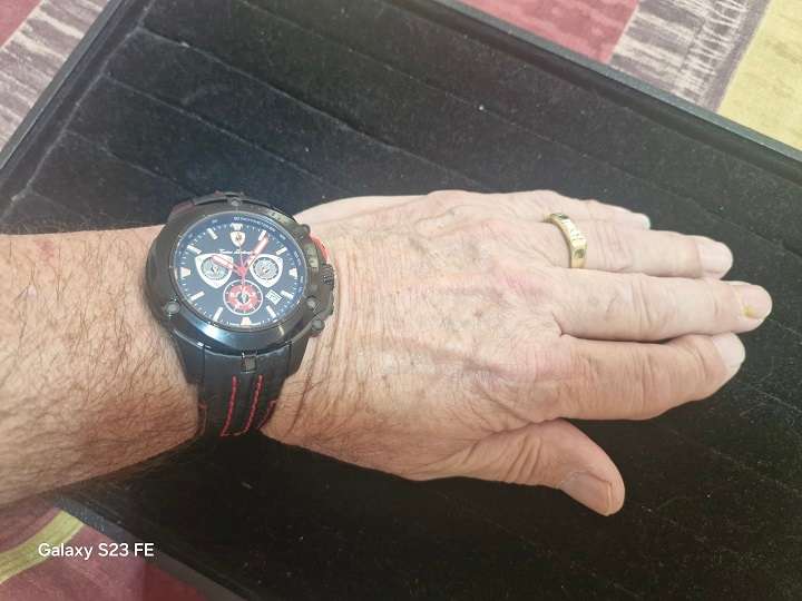 WOW ! Virtually New, Boxed ! Tonino Lamborghini Shield 7833 Man's Chronograph !