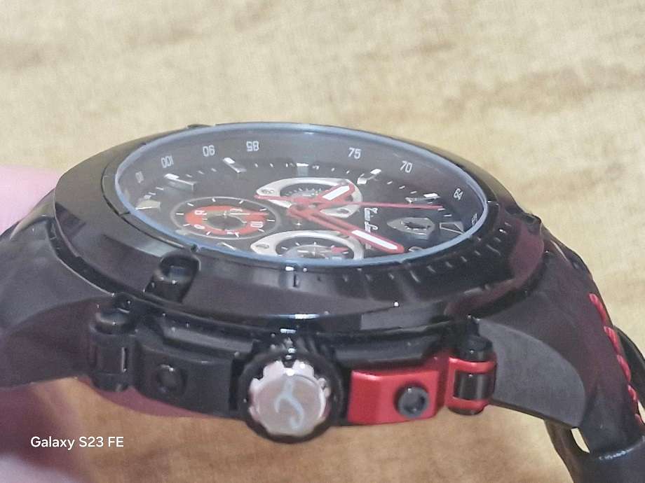 WOW ! Virtually New, Boxed ! Tonino Lamborghini Shield 7833 Man's Chronograph !