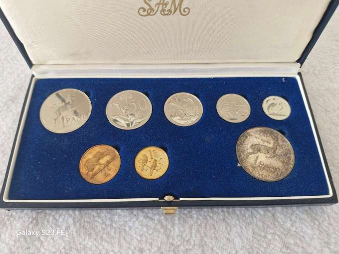 Bargain ! 1989 SAM Silver R1 Proof set in original box !