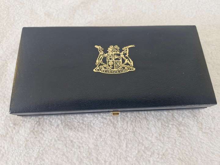 Bargain ! 1989 SAM Silver R1 Proof set in original box !