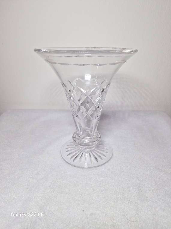 Absolutelly Stunning ! Vintage Stewart Hand Cut Crystal Vase ! Perfect condition !