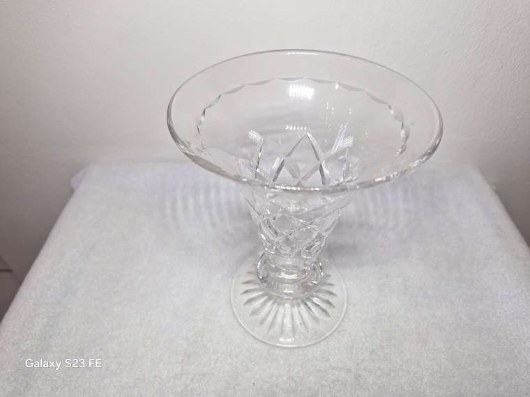 Absolutelly Stunning ! Vintage Stewart Hand Cut Crystal Vase ! Perfect condition !