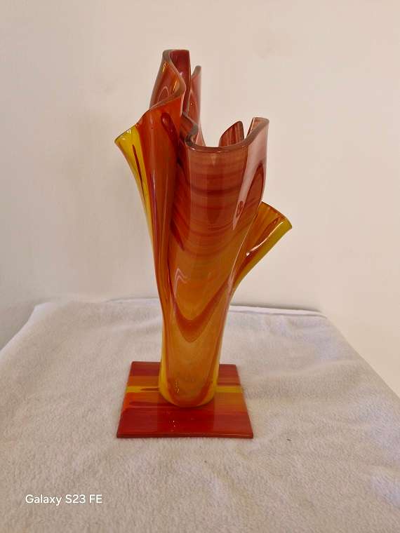 Impressive Vintage Handkerchief Flower vase ! Hand made !