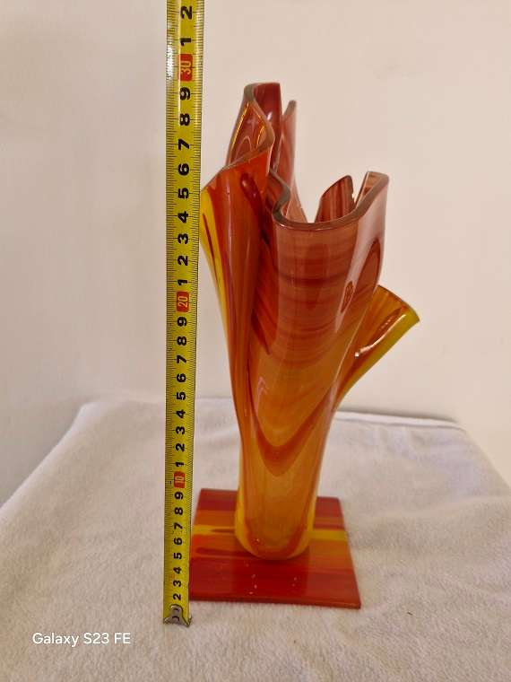 Impressive Vintage Handkerchief Flower vase ! Hand made !