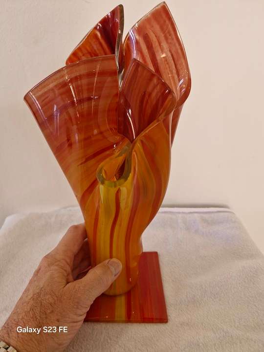 Impressive Vintage Handkerchief Flower vase ! Hand made !