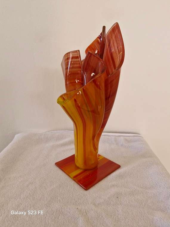 Impressive Vintage Handkerchief Flower vase ! Hand made !