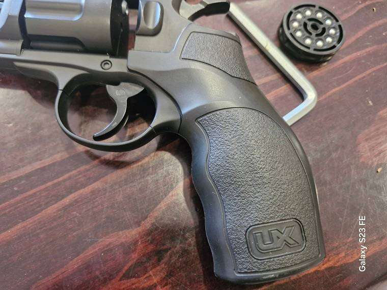 Umarex Tornado .177 BB  CO2 with holster