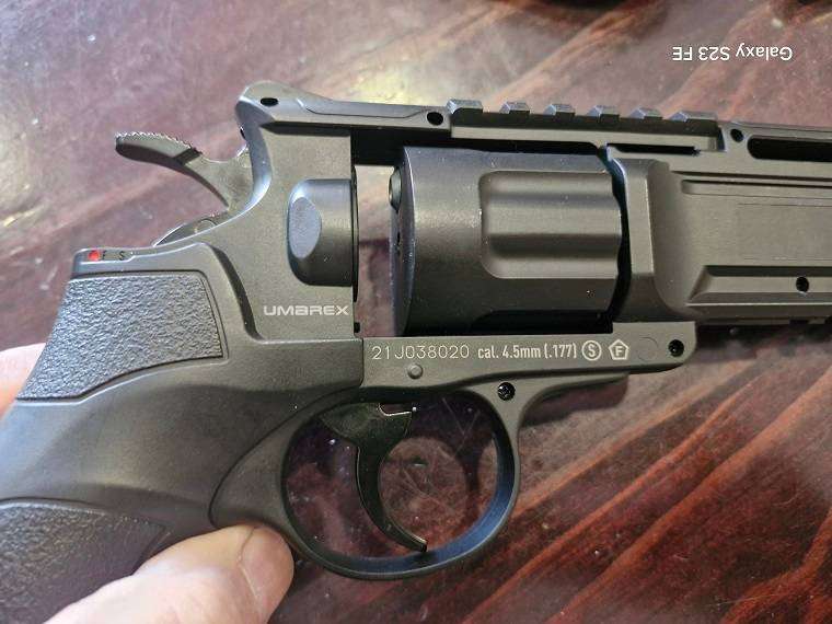 Umarex Tornado .177 BB  CO2 with holster