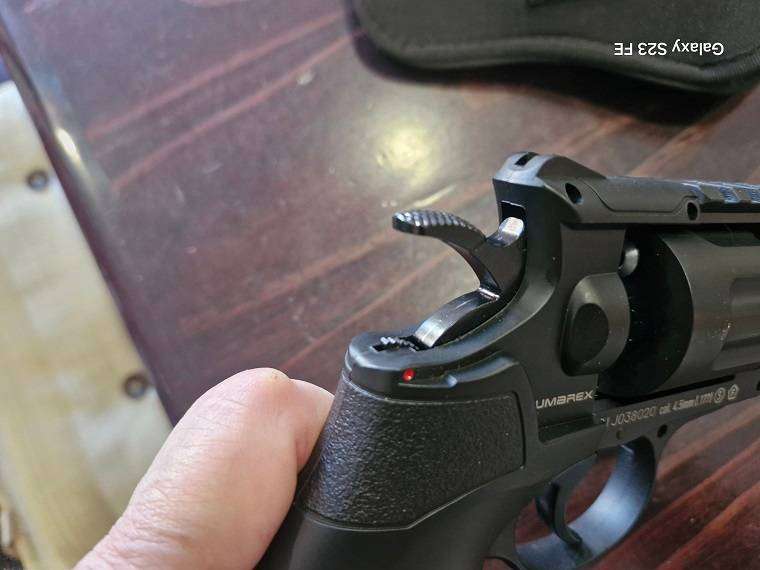 Umarex Tornado .177 BB  CO2 with holster