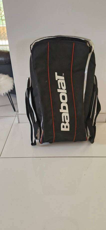 BARGAIN ! Top Brand ! Babolat Large Tennis Pro travel bag on wheels !! High Value !