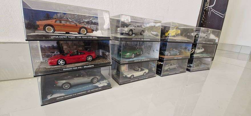 Bargain ! Collection of 12 x 007 Bond die cast model cars in original boxes ! Selling as 1 lot !