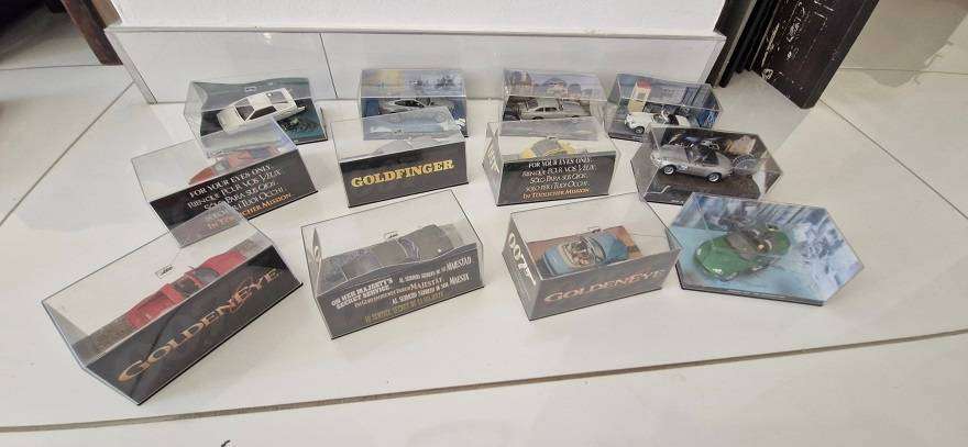 Bargain ! Collection of 12 x 007 Bond die cast model cars in original boxes ! Selling as 1 lot !