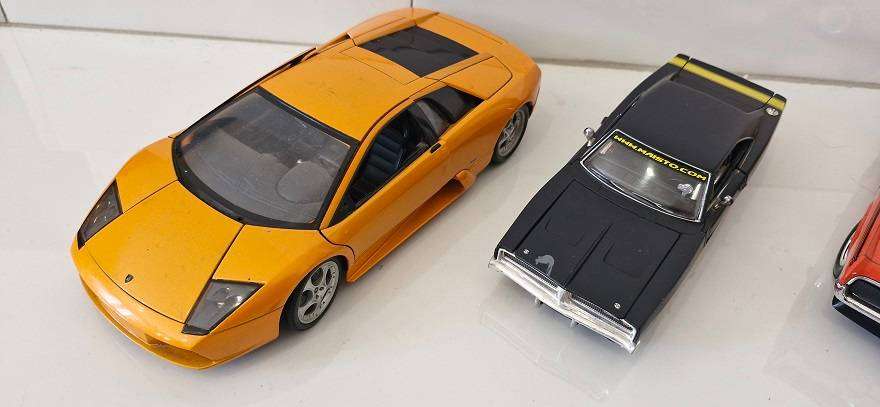 Bargain ! 3 x Die cast Model Cars in 1 lot !