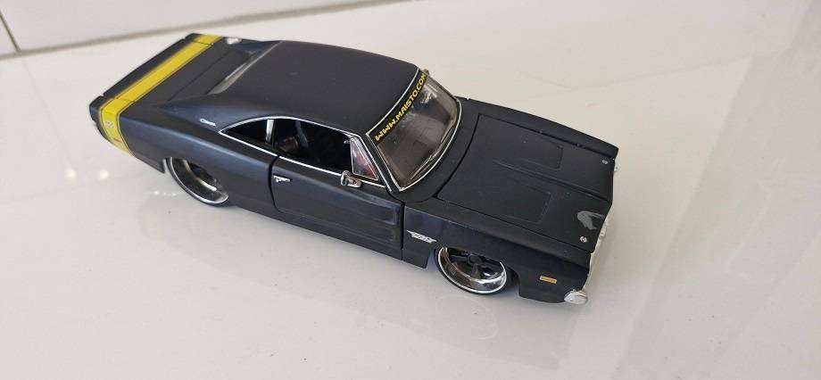 Bargain ! 3 x Die cast Model Cars in 1 lot !