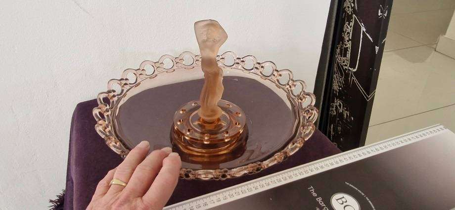 Extremely Rare ! Art Deco circa 1920s Float bowl in excellent condition !