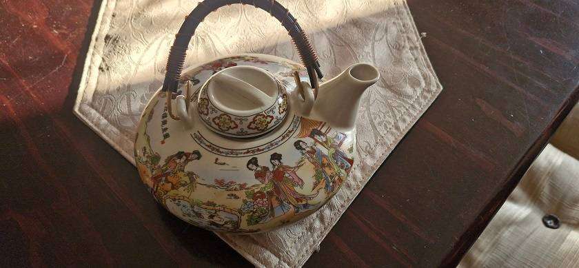 Beautiful Bargain ! Vintage Chinese Tea Set in perfect condition !