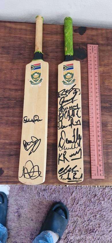 For the Sport Memorabilia Collector ! 2 x mini Cricket bats SA v England, signed !