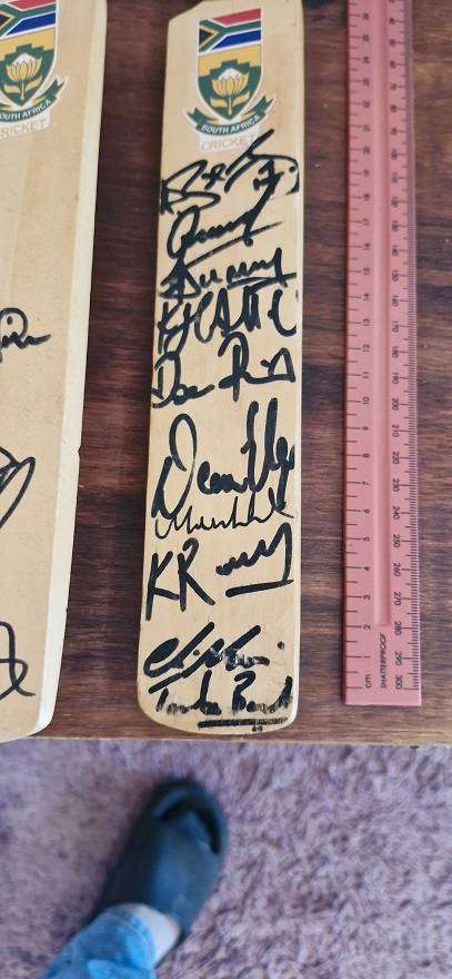 For the Sport Memorabilia Collector ! 2 x mini Cricket bats SA v England, signed !