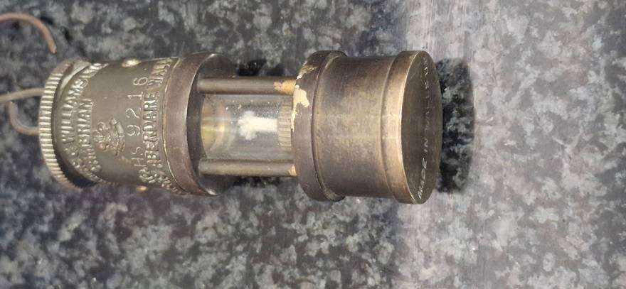 For the Collector ! Vintage Mini E.Thomas & Williams Ltd Cambrian Brass Lamp !