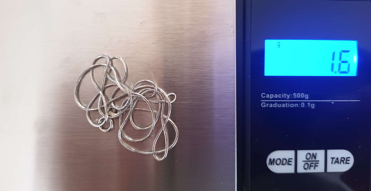 18ct white gold diamond pendant + 9ct white gold snake chain