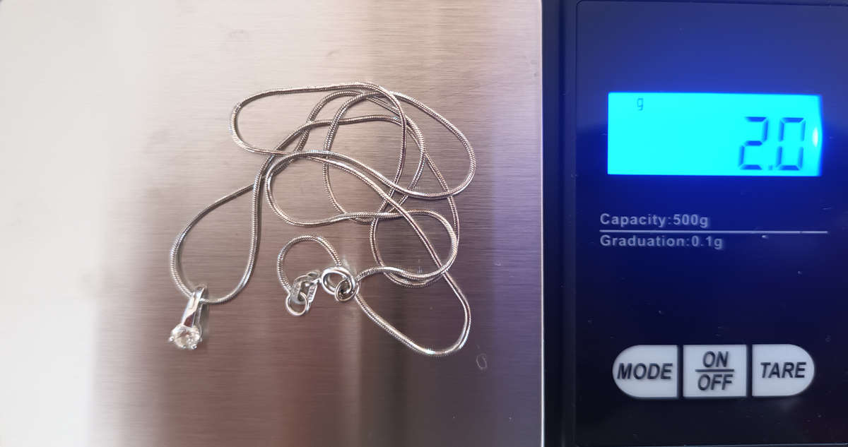 18ct white gold diamond pendant + 9ct white gold snake chain