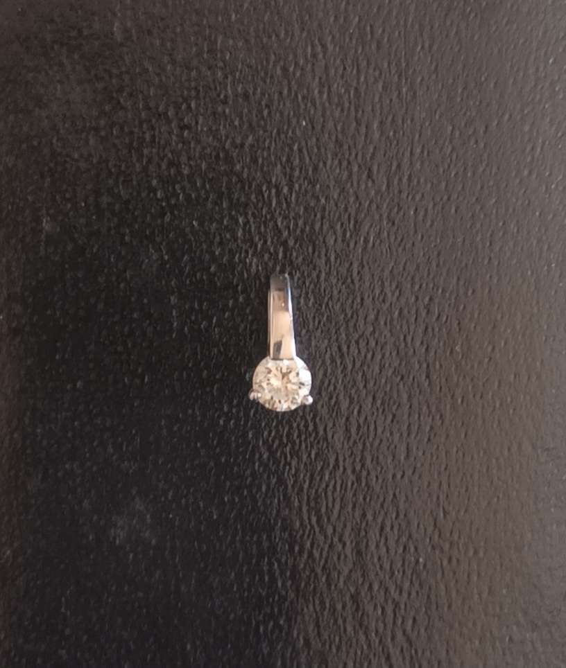 18ct white gold diamond pendant + 9ct white gold snake chain