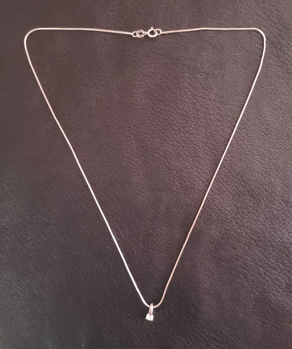 18ct white gold diamond pendant + 9ct white gold snake chain