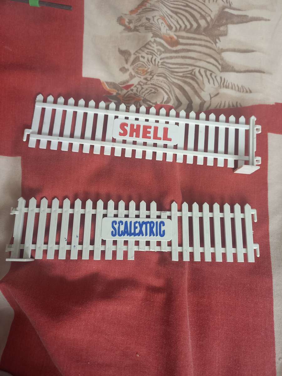 Scalectrix accessories including figures