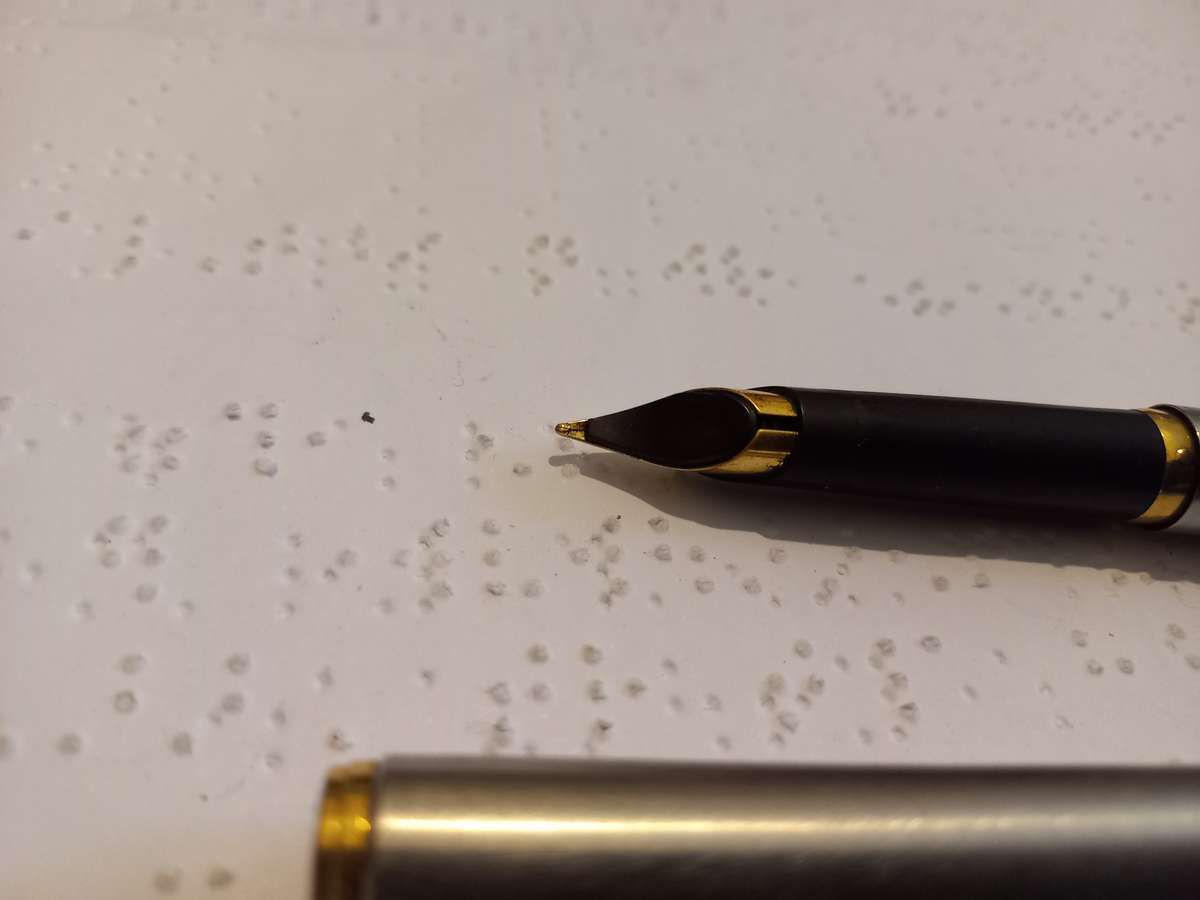 Parker Stainless steel Fountain pen with gold trim