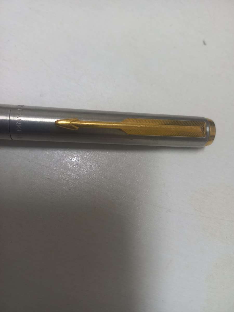 Parker Stainless steel Fountain pen with gold trim