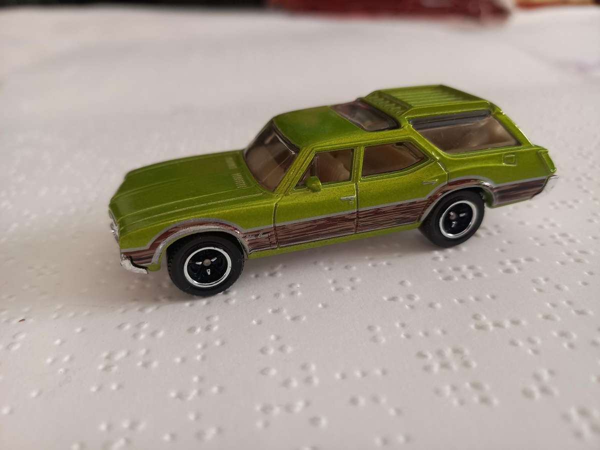 Matchbox Oldsmobile Vista Cruiser
