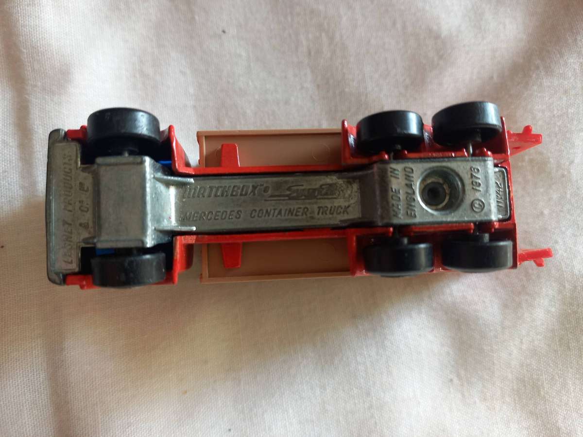 Matchbox  Mercedes Benz Container Truck - opening rear doors - extra pics loaded as per request