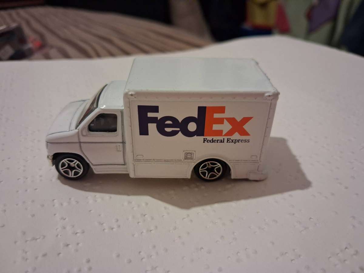 Matchbox Ford Courier Box Truck - Fedex