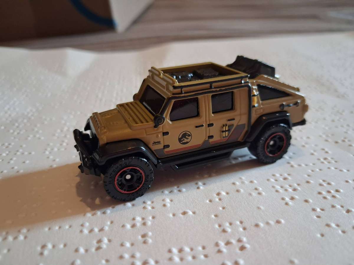 Matchbox Jurassic World Jeep
