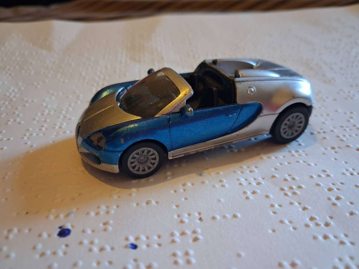 Siku Bugatti Veyron  - with rubber wheels