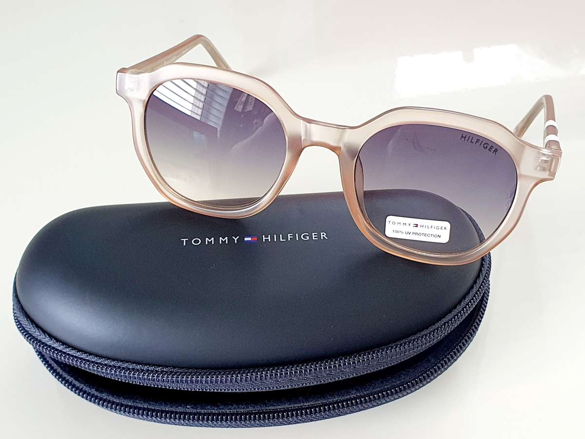 AUTHENTIC TOMMY HILFIGER - 100% UV GRADIENT  SUNGLASSES