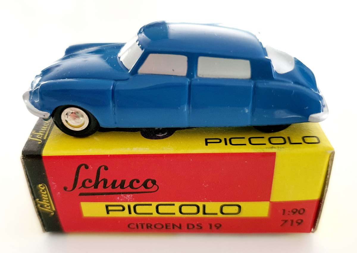 SCHUCO PICCOLO CITROEN DS 18 -  MARINE BLUE