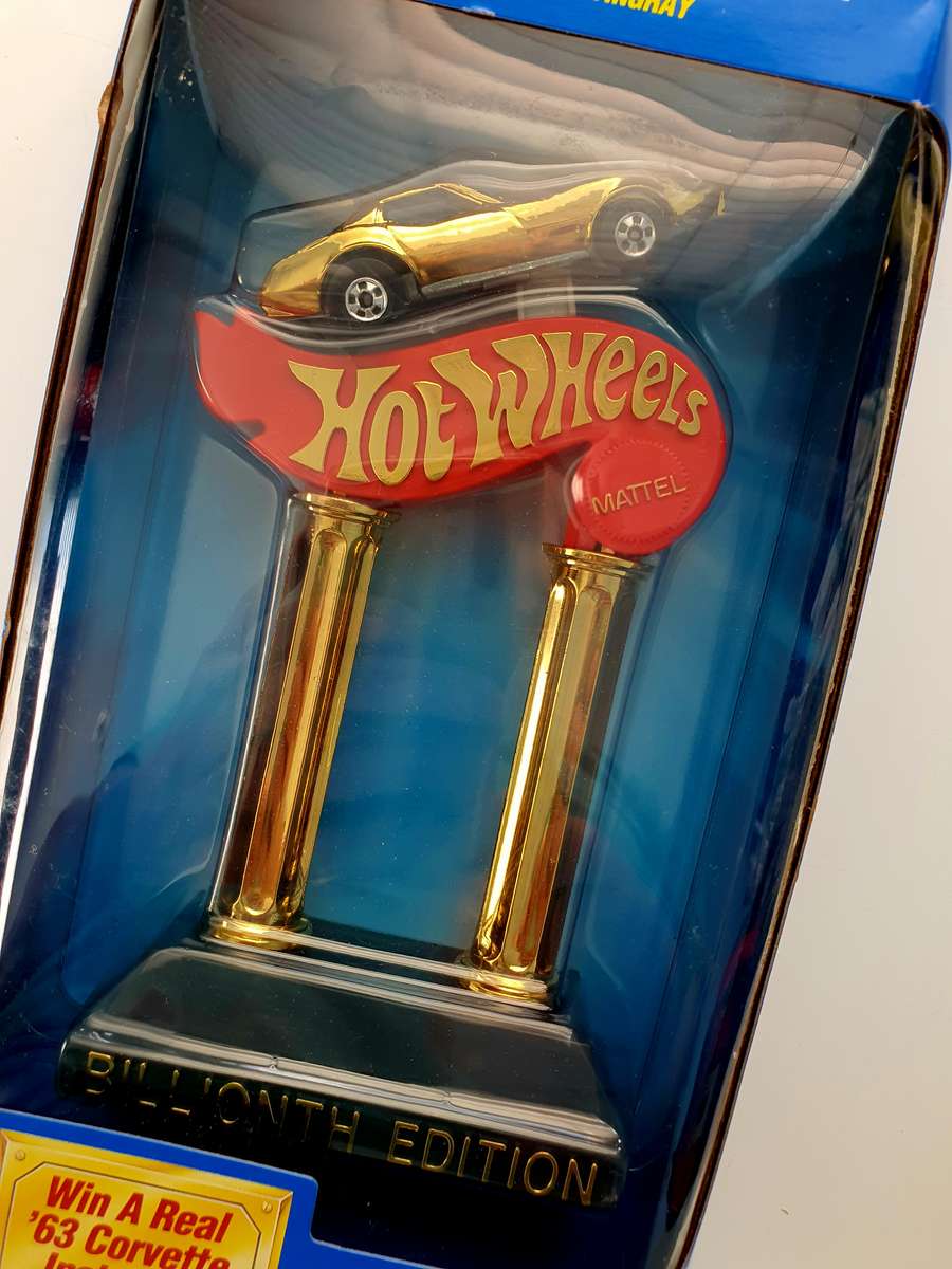 1990 HOT WHEELS MATTEL - BILLIONTH EDITION - GOLDEN 68 CORVETTE STINGRAY