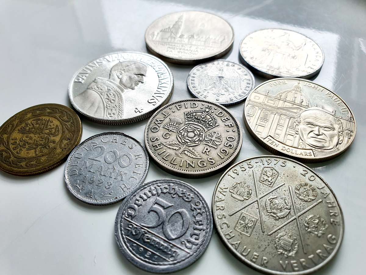 COIN AND MEDAL LOT - VERY BEAUTIFUL - SILVER??