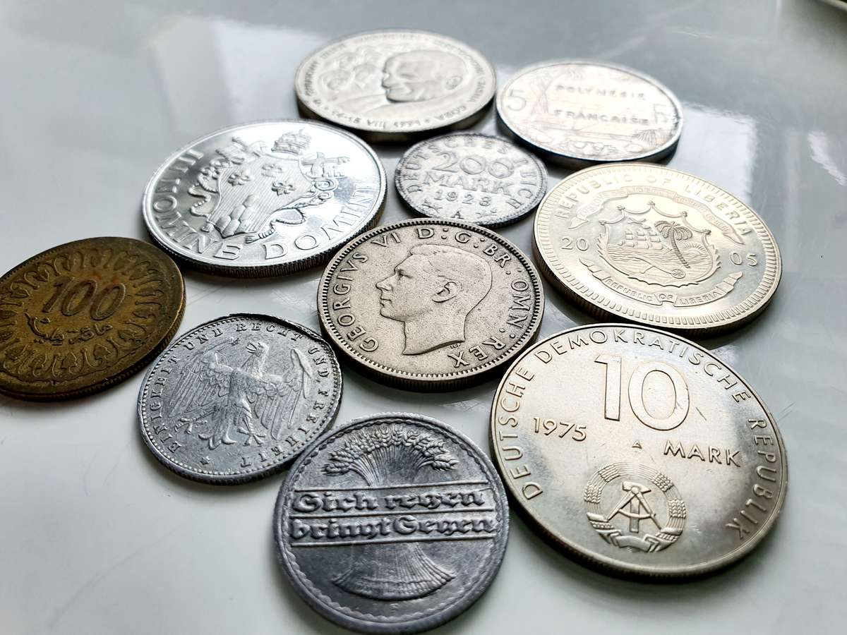 COIN AND MEDAL LOT - VERY BEAUTIFUL - SILVER??