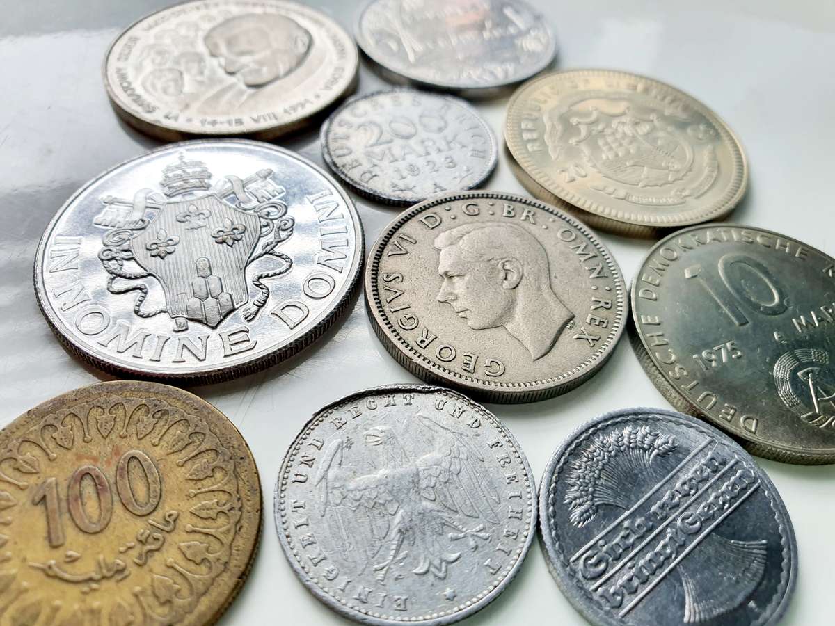 COIN AND MEDAL LOT - VERY BEAUTIFUL - SILVER??
