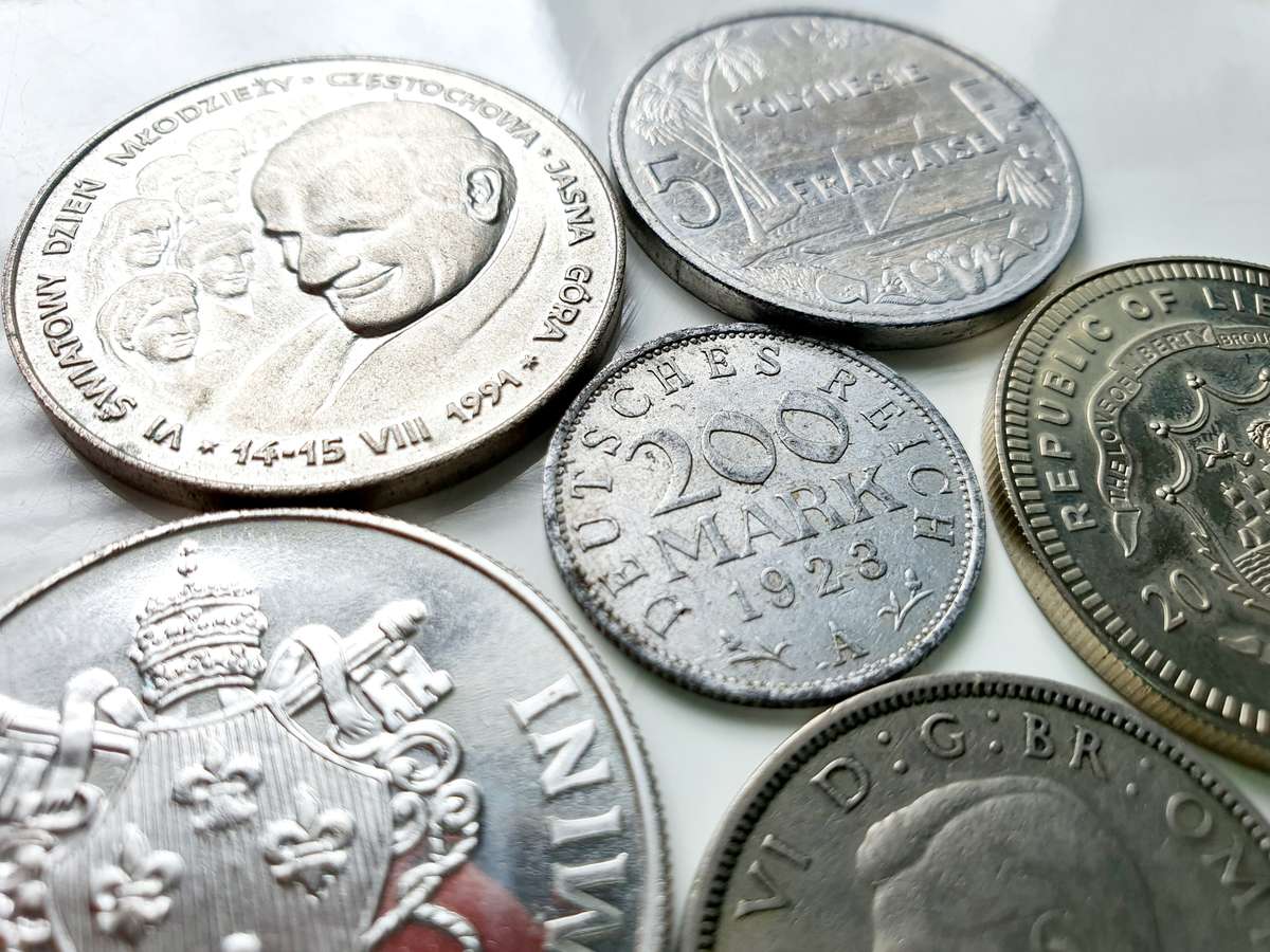 COIN AND MEDAL LOT - VERY BEAUTIFUL - SILVER??