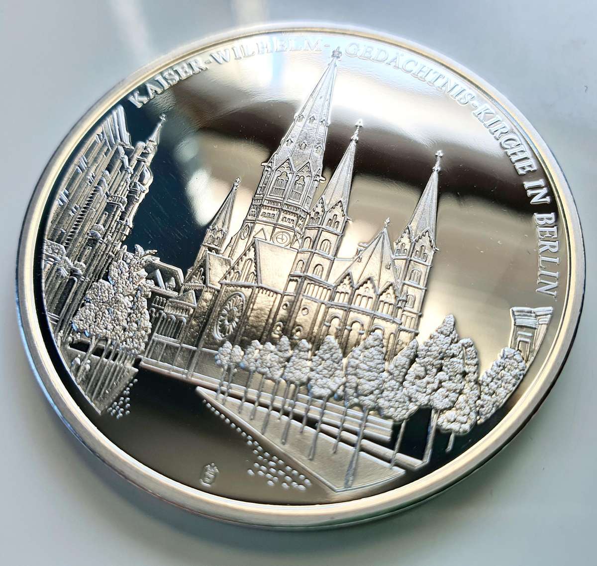 STUNNING 2001 TOP MEDAL DUETT - 50MM  - HISTORY OF THE DEUTSCHE MARK - WITH CERTIFICATE AND CAPSULE