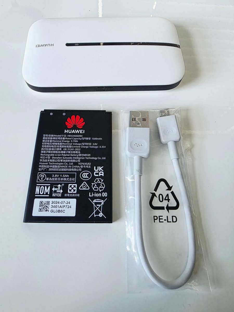 Huawei E5783 4G Mobile WiFi 3 Dual-band 2.4GHz and 5GHz Cellular Network Modem - Brand New