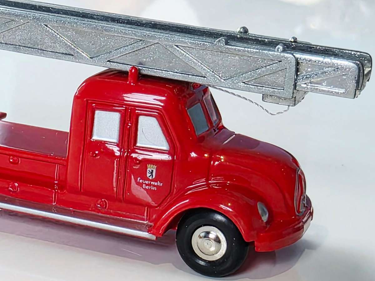 SCHUCO - PICCOLO - MAGIRUS DEUTZ TOW TRUCK - 150 YEARS OF THE BERLIN FIRE DEPARTMENT - WUNDERSCHÖN